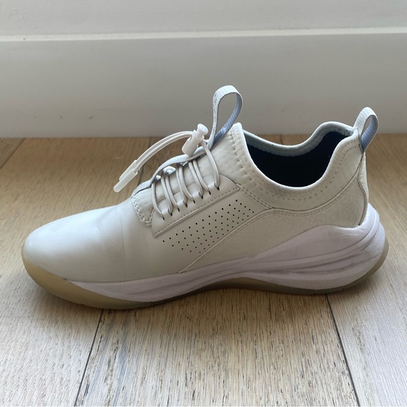 Women’s Clove Nursing Shoes - Picture 2 of 10